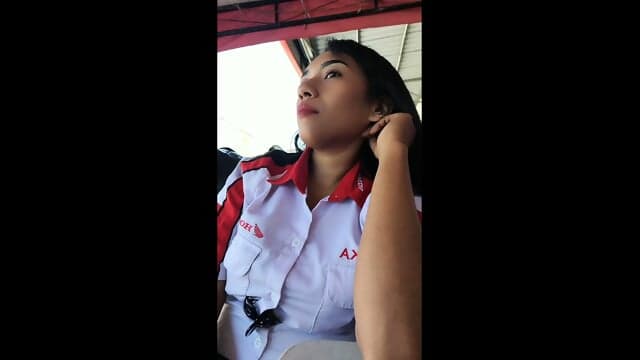 Petugas diler DINAMIKA MOTOR KUPANG LANUDAL (OCHA_JULIA /@metanmidar.2)