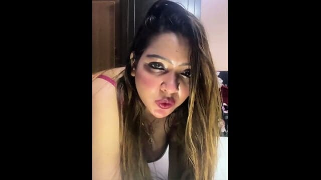 Monika desi