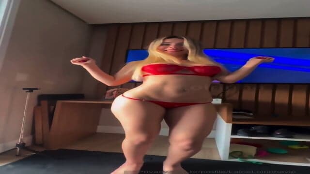 Loirinha rabuda danÃ§a funk mama e fode de quatro