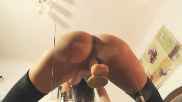 Cum On Glass Table