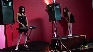 Musical milfs get applause for their wonderful ...