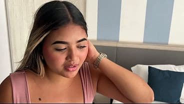 Dejada en la Calle por su Novio, La Recog&iacute; y se...