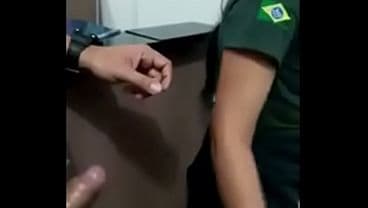 Moreninha 18 anos dando na sala do cursinho