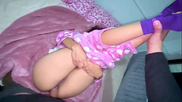 Ay, aaay &iexcl;S&Aacute;CAMELA! El Culo de la peque&ntilde;a es mu...
