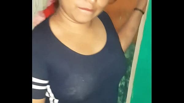 Estaba lavando ropa y justo llego mi amigo a lo...