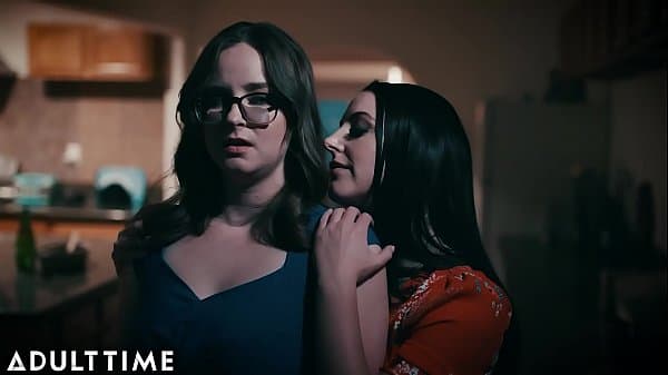 TRUE LESBIAN Suburban Wife Jay Taylor Can't Tak...
