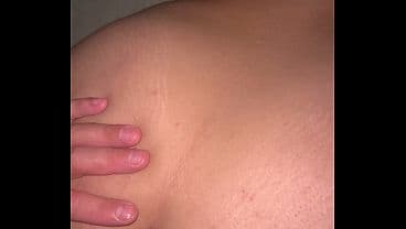 Una rica cogida bien casera por el culo mm