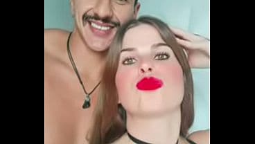 Patricinha perde o telefone e v&iacute;deos &iacute;ntimos ca...