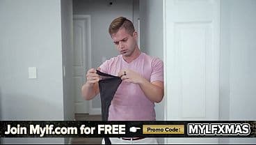 I Couldn&rsquo;t Help Sniffing My Thicc Stepmom&rsquo;s Pan...