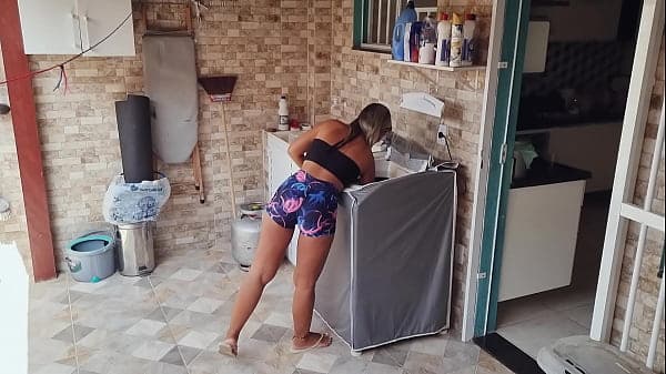 Gozei dentro do c&uacute; da esposa gostosa do meu viz...