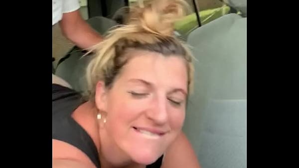 Fucking girl from walmart in the parking lot pu...