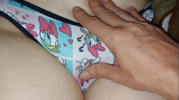 Xxx Minha enteada me mostra sua nova calcinha q...