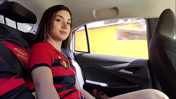 A Novinha Ficou Excitada com Um Pau Grande Dent...