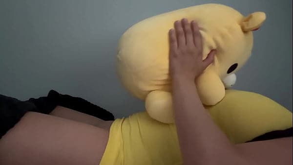 Chica a CAMA MASTURBA