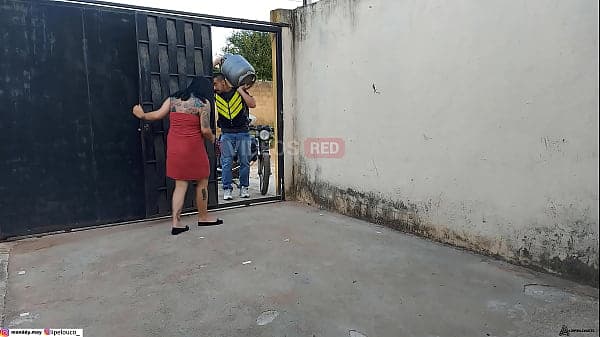 ENTREGADOR DE GAS &Eacute; PROVOCADO PELA CLIENTE CASA...