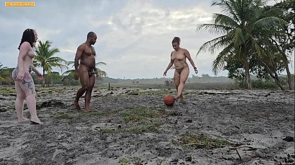 O JOGO DE FUTEBOL ESTAVA MUITO CHATO MELHOR E T...