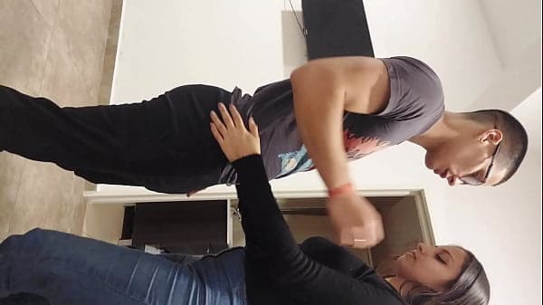 Trabajador Conquista A una Empresaria Hot Culon...
